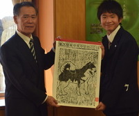 画像　副市長と中央中学校生徒との写真