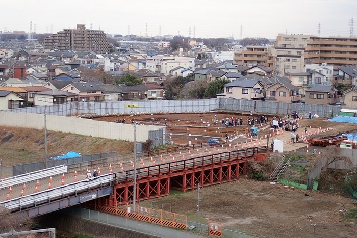 川岸遺跡の発掘現場2（遠景）