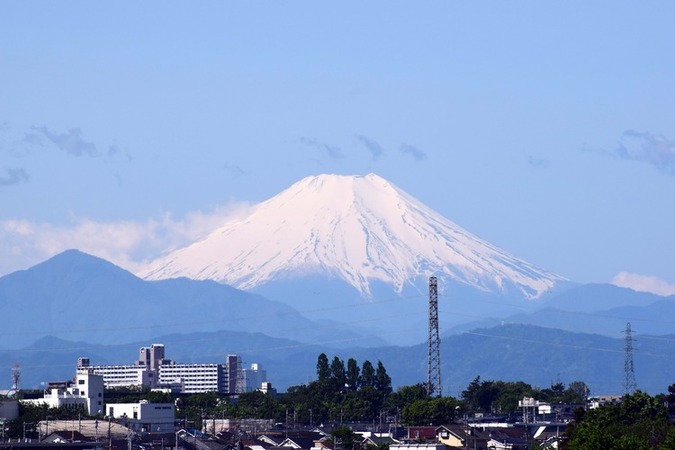 画像　令和2年5月7日午前9時20分頃撮影の、市役所から見た富士山