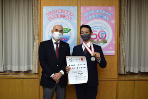 記念写真 勝又健太郎氏と並木市長