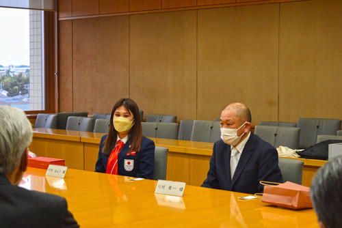 画像　表敬訪問時の様子