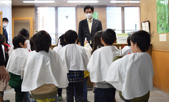 しおん保育園の皆さんと市長