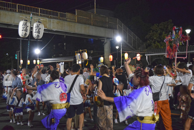 画像　お祭りの様子「乱舞」　その3