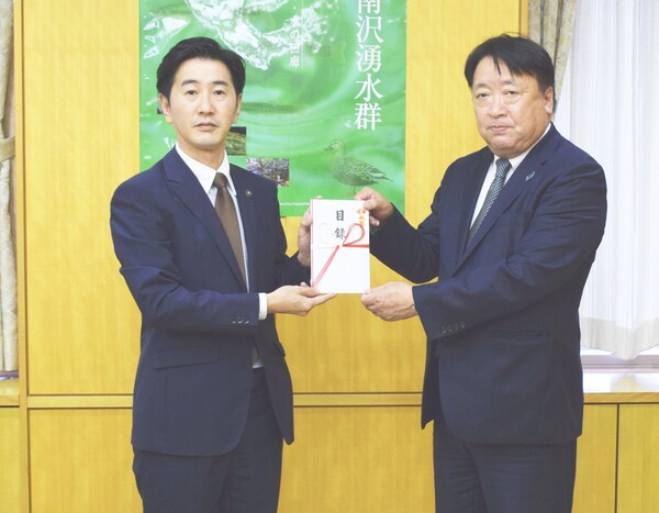 画像　来庁時の様子