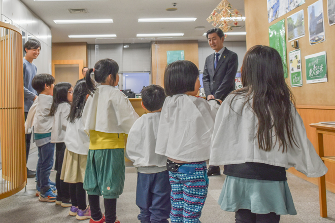 しおん保育園の皆さんと市長
